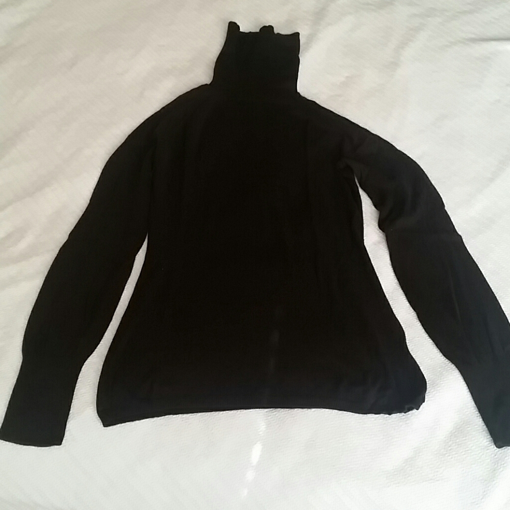 Jennifer Lopez turtleneck sweater
